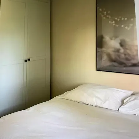 Sentrumsnaer Kjellerleilighet, Naer Sykehus Og Hogskole, Parkering Apartment Haugesund