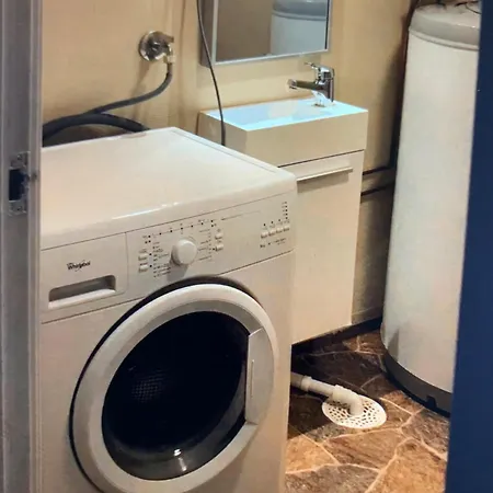 Apartamento Sentrumsnaer Kjellerleilighet, Naer Sykehus Og Hogskole, Parkering Haugesund
